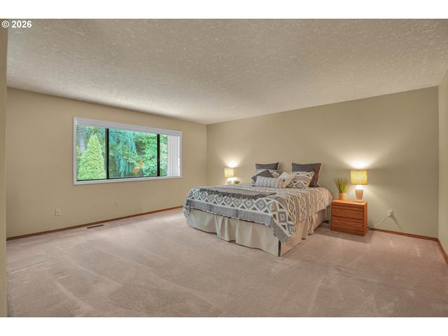 520 Se 15TH St, Gresham, OR 97080