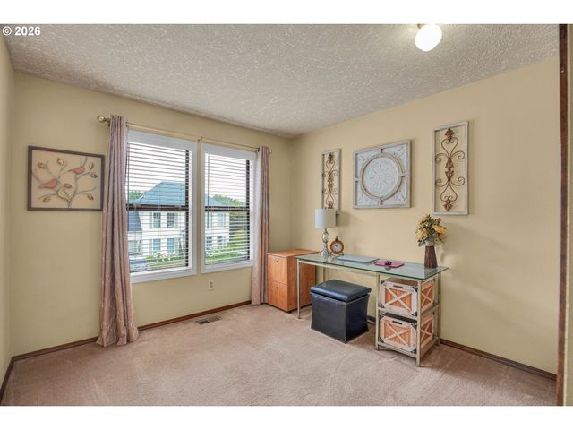 520 Se 15TH St, Gresham, OR 97080