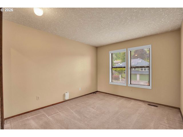 520 Se 15TH St, Gresham, OR 97080