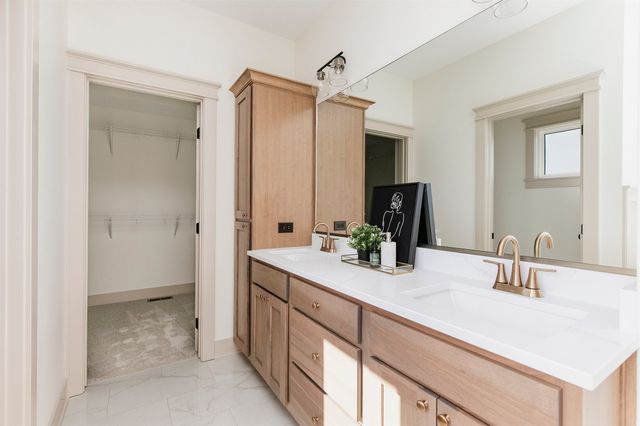 3409 NW Prescott Court, Grimes, IA 50111