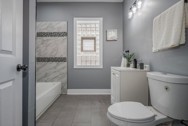 7832 S Eberhart Avenue, Chicago, IL 60619