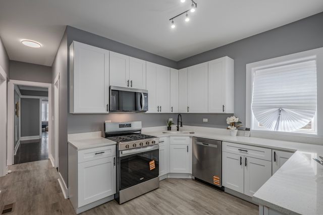 7832 S Eberhart Avenue, Chicago, IL 60619