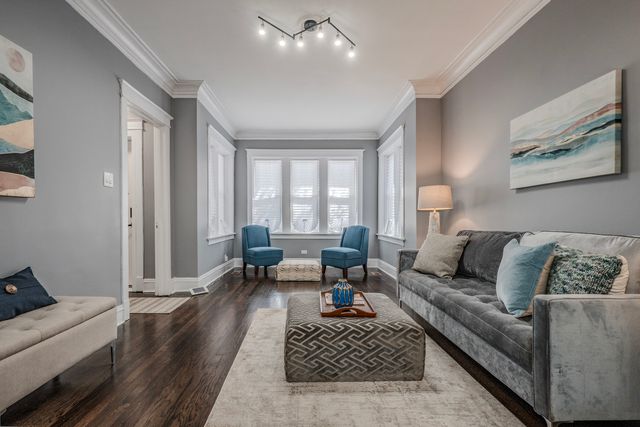 7832 S Eberhart Avenue, Chicago, IL 60619