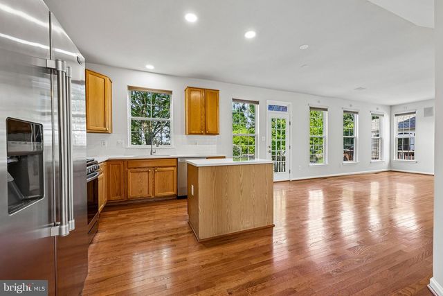 26227 LANDS END DR, Chantilly, VA 20152