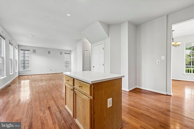 26227 LANDS END DR, Chantilly, VA 20152