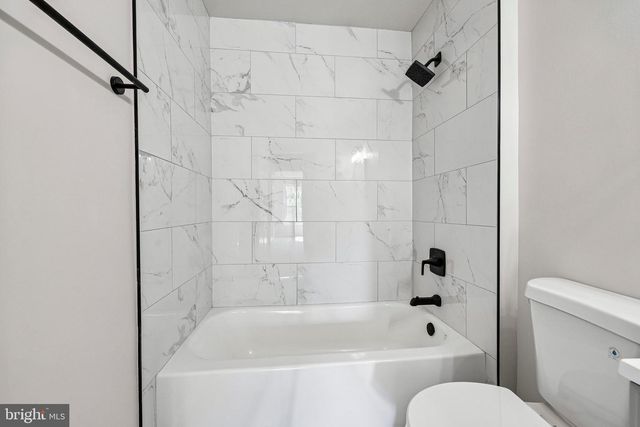 26227 LANDS END DR, Chantilly, VA 20152