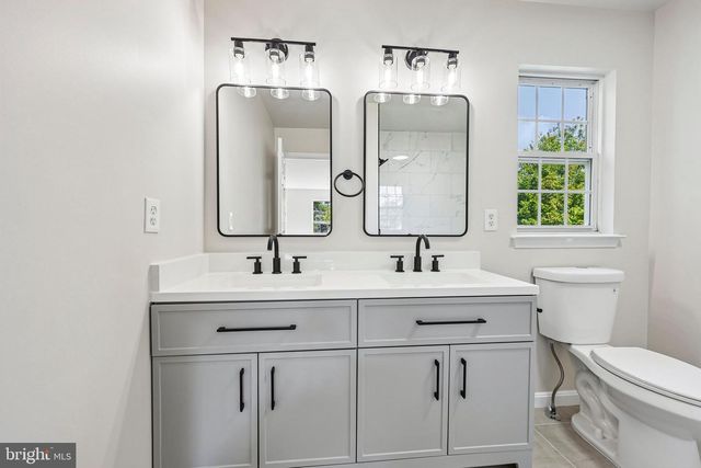 26227 LANDS END DR, Chantilly, VA 20152