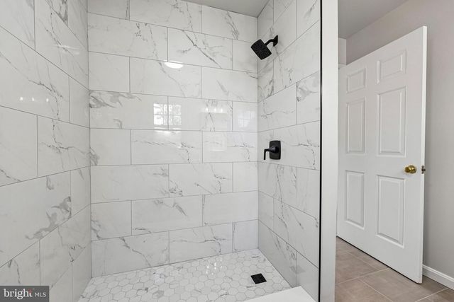 26227 LANDS END DR, Chantilly, VA 20152