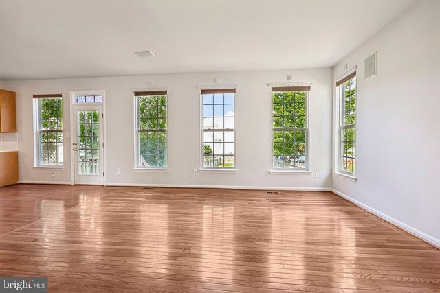 26227 LANDS END DR, Chantilly, VA 20152