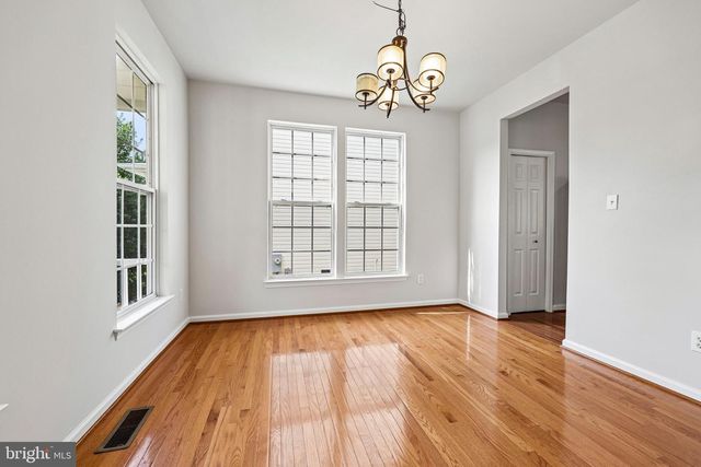 26227 LANDS END DR, Chantilly, VA 20152
