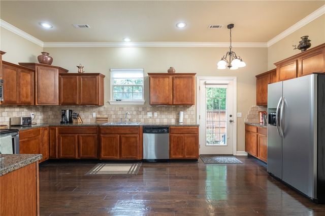 1699 E Amber Drive, Fayetteville, AR 72703