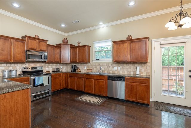 1699 E Amber Drive, Fayetteville, AR 72703