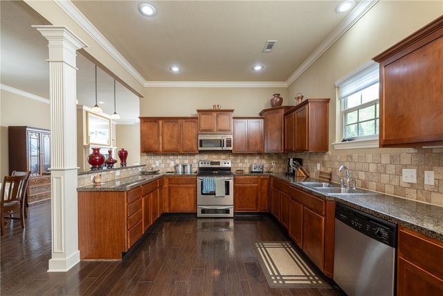 1699 E Amber Drive, Fayetteville, AR 72703