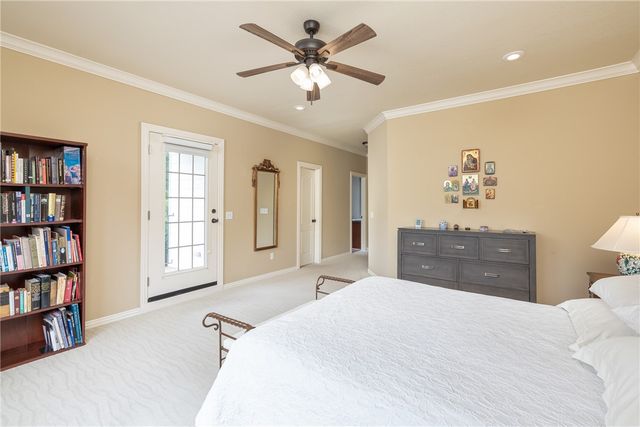 1699 E Amber Drive, Fayetteville, AR 72703