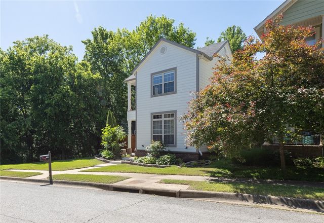 1699 E Amber Drive, Fayetteville, AR 72703