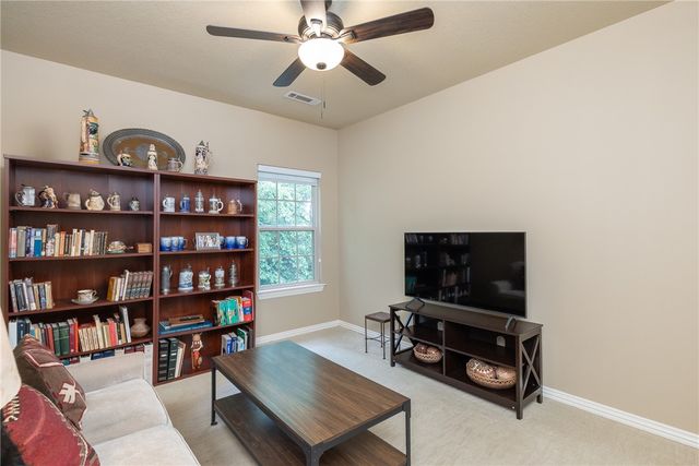 1699 E Amber Drive, Fayetteville, AR 72703