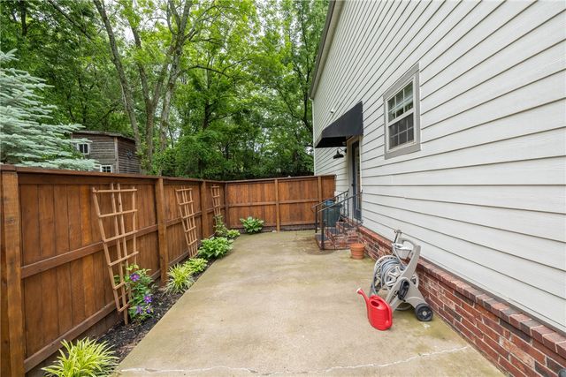 1699 E Amber Drive, Fayetteville, AR 72703