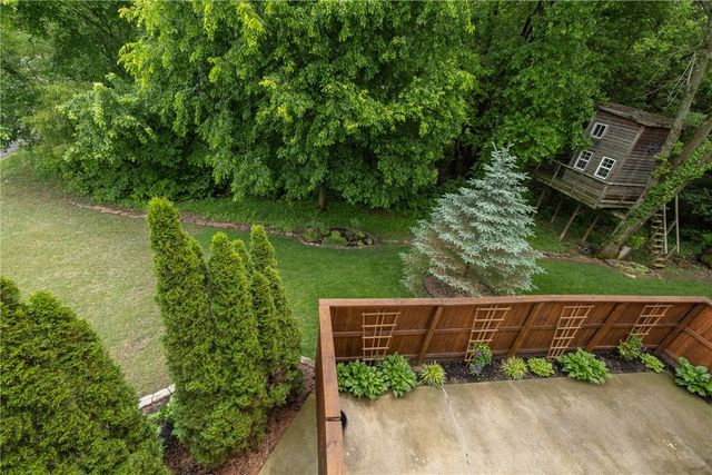 1699 E Amber Drive, Fayetteville, AR 72703