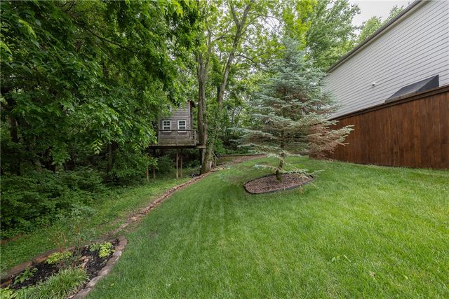 1699 E Amber Drive, Fayetteville, AR 72703