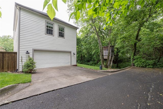 1699 E Amber Drive, Fayetteville, AR 72703