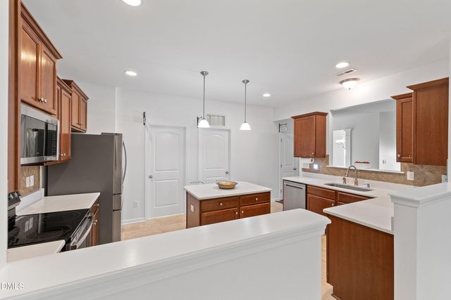 817 Edgeware Way, Wake Forest, NC 27587