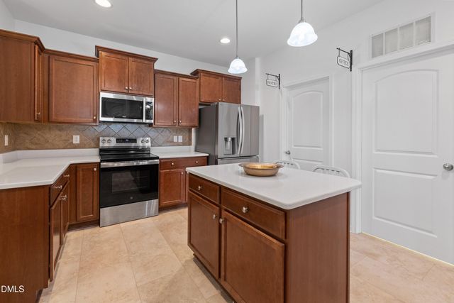 817 Edgeware Way, Wake Forest, NC 27587