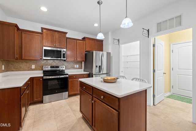 817 Edgeware Way, Wake Forest, NC 27587