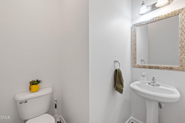 817 Edgeware Way, Wake Forest, NC 27587