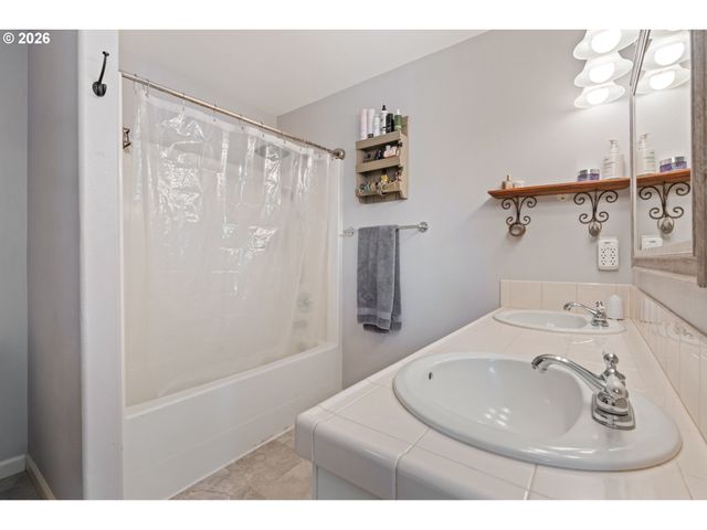 3905 Ne 89TH Way, Vancouver, WA 98665