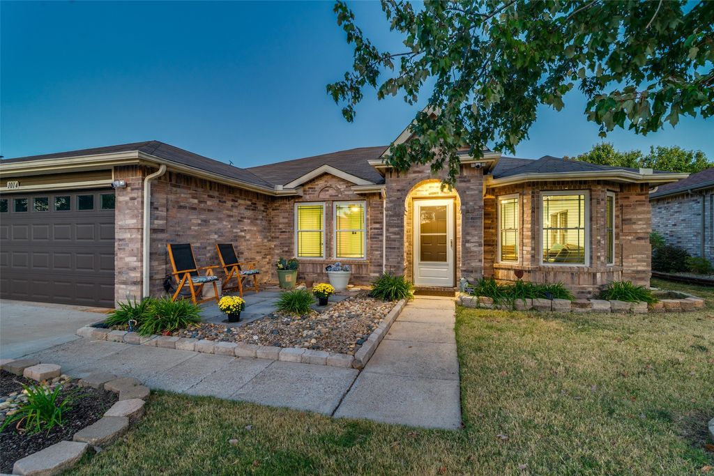 1014 Bainbridge Lane, Forney, TX 75126