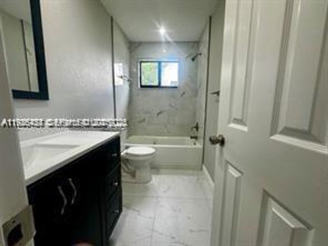 303 NW 7th St 1-2, Hallandale Beach, FL 33009