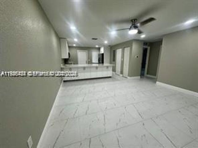 303 NW 7th St 1-2, Hallandale Beach, FL 33009