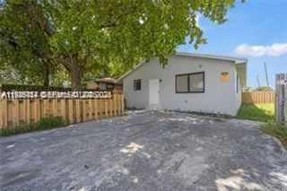 303 NW 7th St 1-2, Hallandale Beach, FL 33009