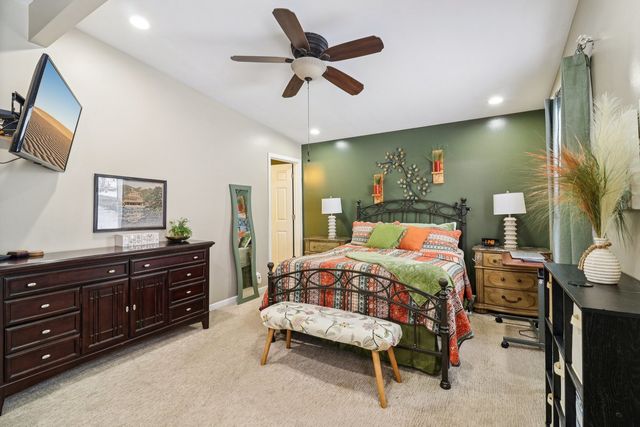 11 Highview Avenue, Fox Lake, IL 60020