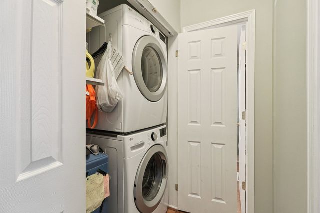 11 Highview Avenue, Fox Lake, IL 60020