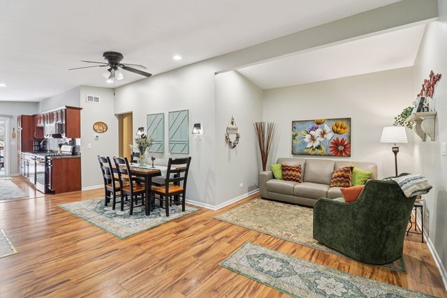 11 Highview Avenue, Fox Lake, IL 60020