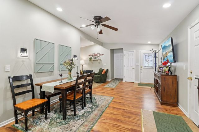 11 Highview Avenue, Fox Lake, IL 60020