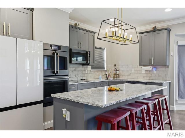 5013 Corisande Woods Drive, Fenton, MO 63026