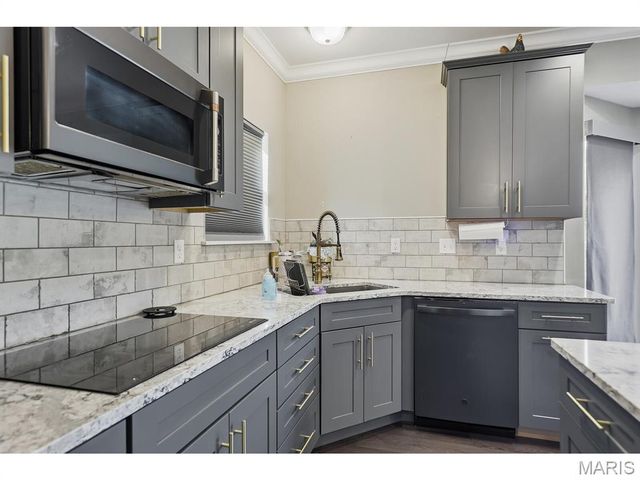 5013 Corisande Woods Drive, Fenton, MO 63026