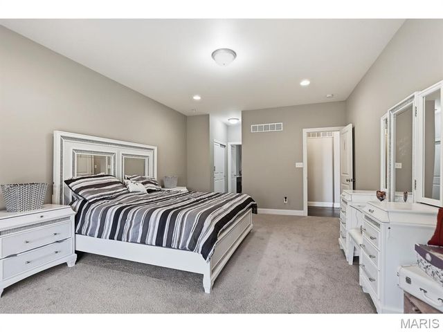 5013 Corisande Woods Drive, Fenton, MO 63026