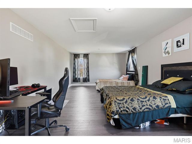 5013 Corisande Woods Drive, Fenton, MO 63026