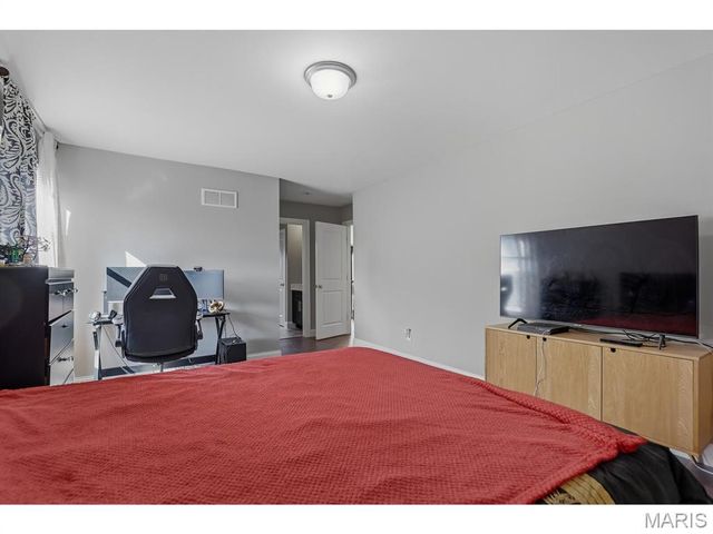 5013 Corisande Woods Drive, Fenton, MO 63026