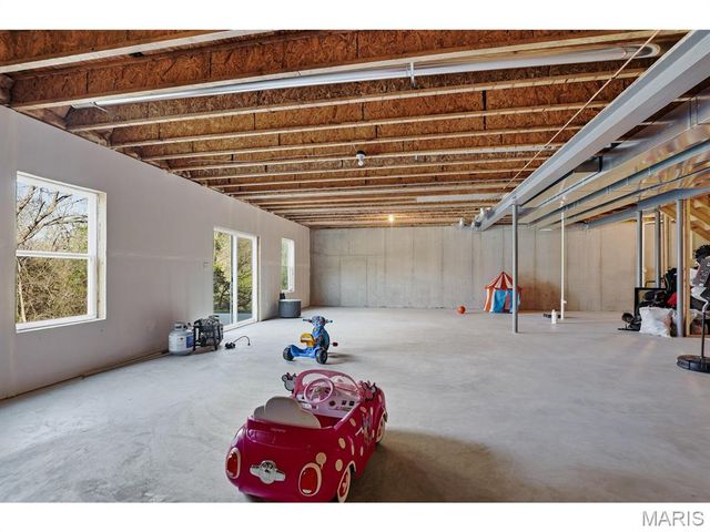 5013 Corisande Woods Drive, Fenton, MO 63026