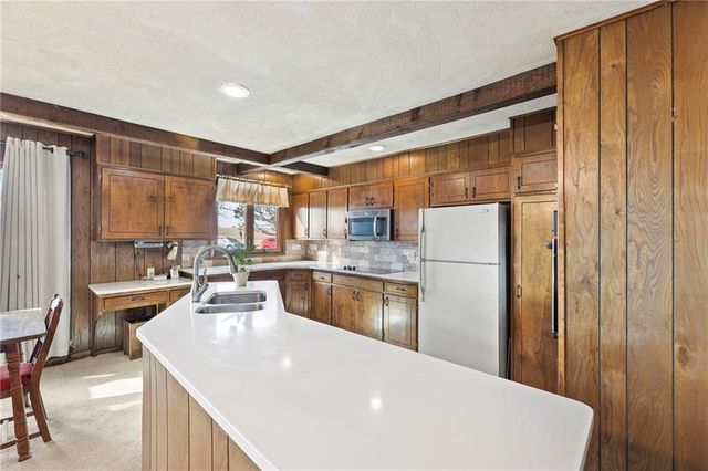 557 U.S. 75 Highway, Yates Center, KS 66783