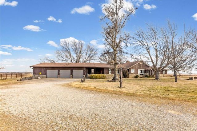 557 U.S. 75 Highway, Yates Center, KS 66783