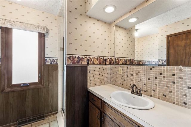 557 U.S. 75 Highway, Yates Center, KS 66783