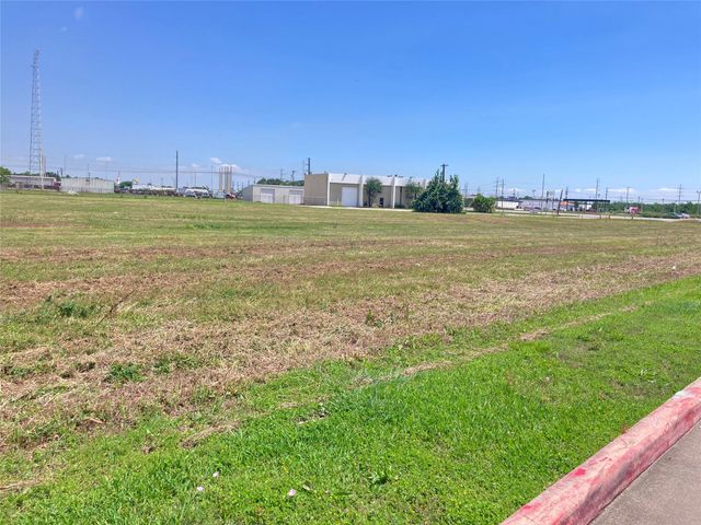 301 Sh 146, Texas City, TX 77591