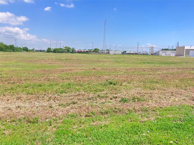301 Sh 146, Texas City, TX 77591