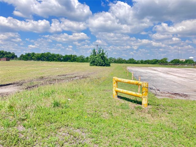301 Sh 146, Texas City, TX 77591