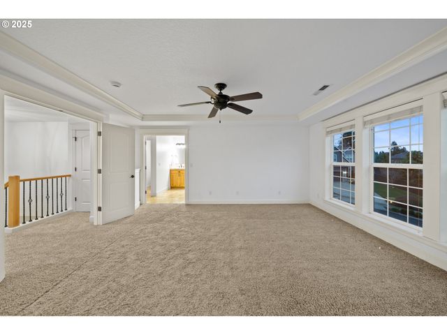 978 N ALDER St, Canby, OR 97013